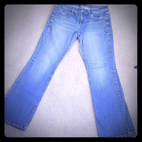 WHITE HOUSE BLK MARKET: SIZE 6S, BLUE JEANS W FLAR - Picture 1 of 5